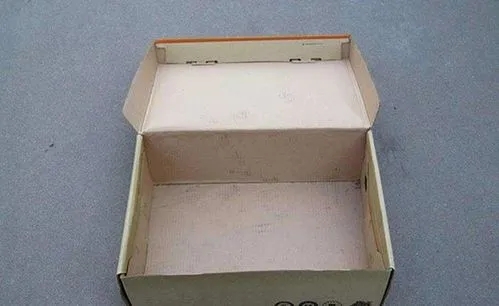 鞋盒發(fā)霉.webp.jpg